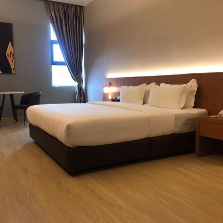 Kluang Riverview Hotel Exterior photo