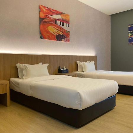 Kluang Riverview Hotel Exterior photo